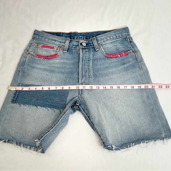 Levi's 501 Shorts Women's Size 32 Blue Denim High Rise Button Fly - Picture 5 of 10